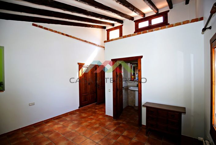 Image No.25-9 Bed Villa for sale