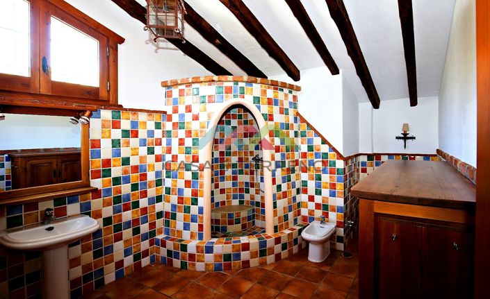 Image No.40-9 Bed Villa for sale