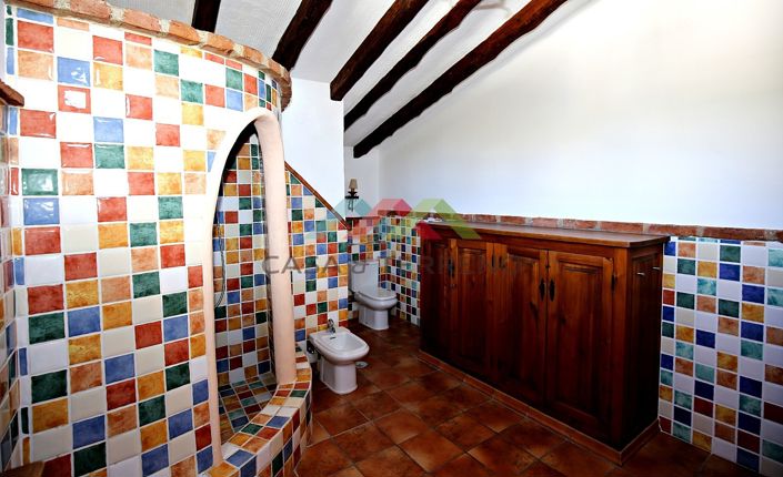 Image No.41-9 Bed Villa for sale