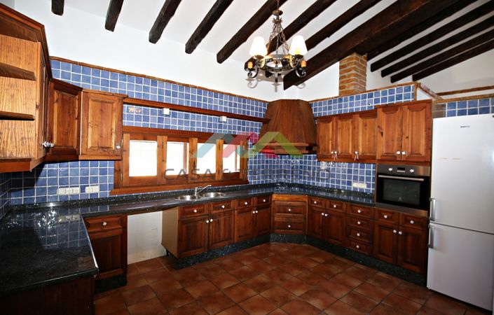 Image No.10-9 Bed Villa for sale