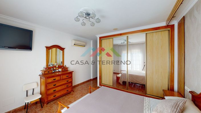 Image No.17-6 Bed Villa for sale