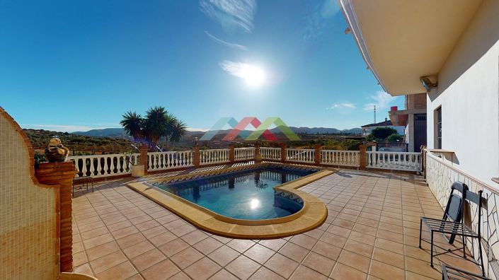 Image No.2-6 Bed Villa for sale