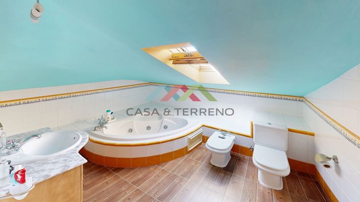 Image No.35-6 Bed Villa for sale