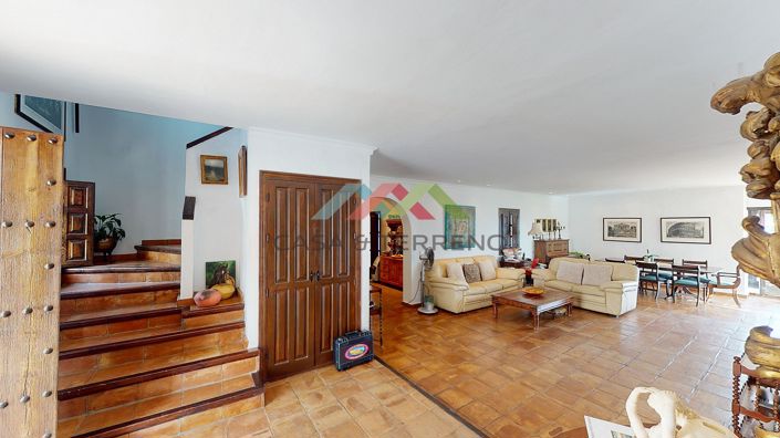 Image No.8-7 Bed Villa for sale