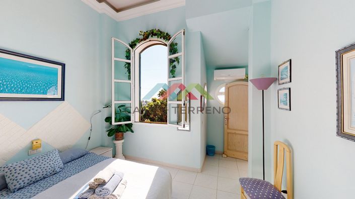 Image No.25-8 Bed Villa for sale
