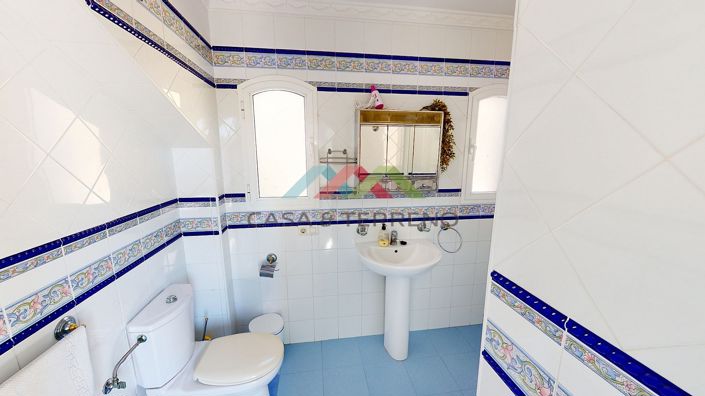 Image No.26-8 Bed Villa for sale