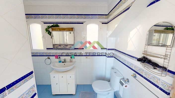 Image No.28-8 Bed Villa for sale