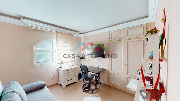 Image No.31-8 Bed Villa for sale