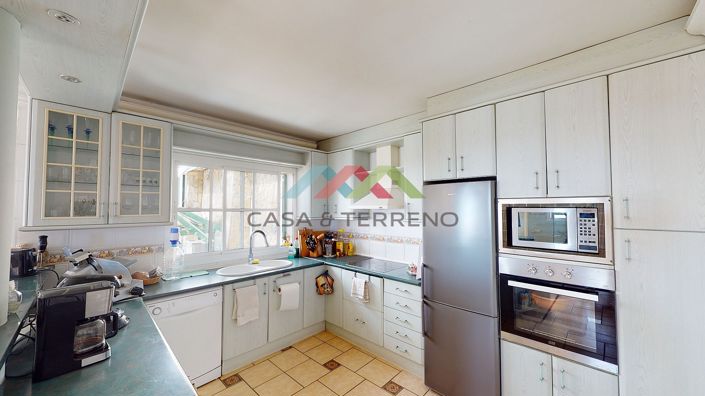 Image No.35-8 Bed Villa for sale