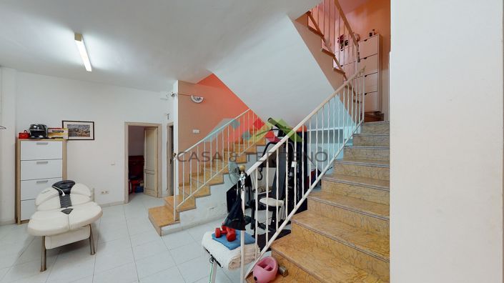 Image No.39-8 Bed Villa for sale