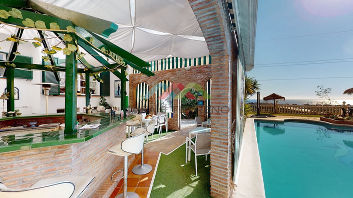 Image No.4-8 Bed Villa for sale