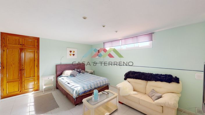 Image No.44-8 Bed Villa for sale