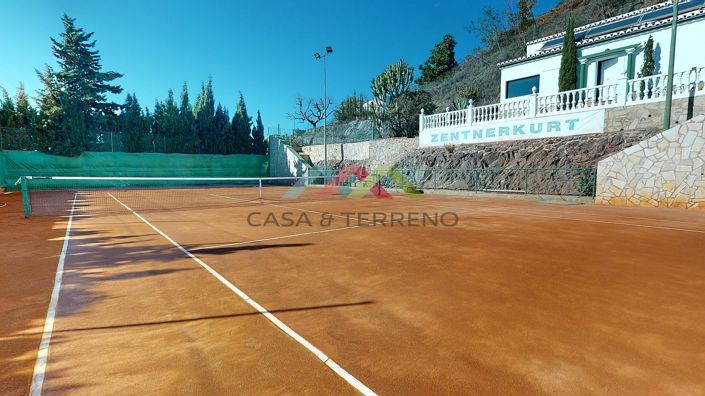 Image No.6-8 Bed Villa for sale