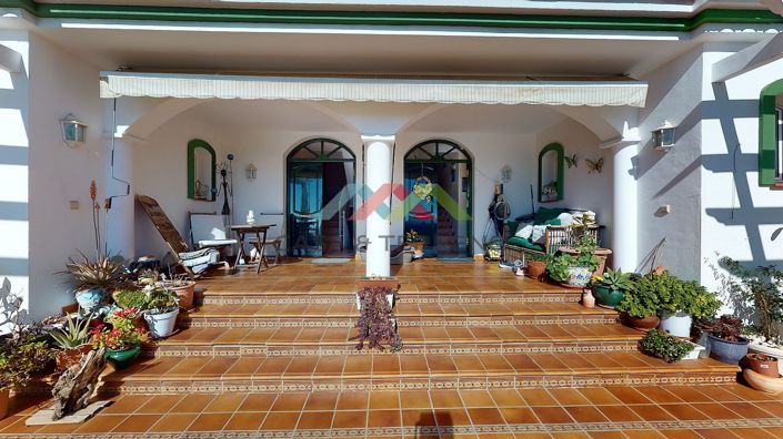 Image No.9-8 Bed Villa for sale