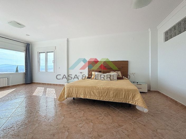 Image No.38-4 Bed Villa for sale