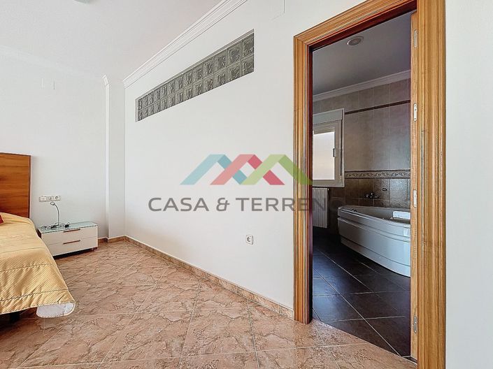 Image No.39-4 Bed Villa for sale