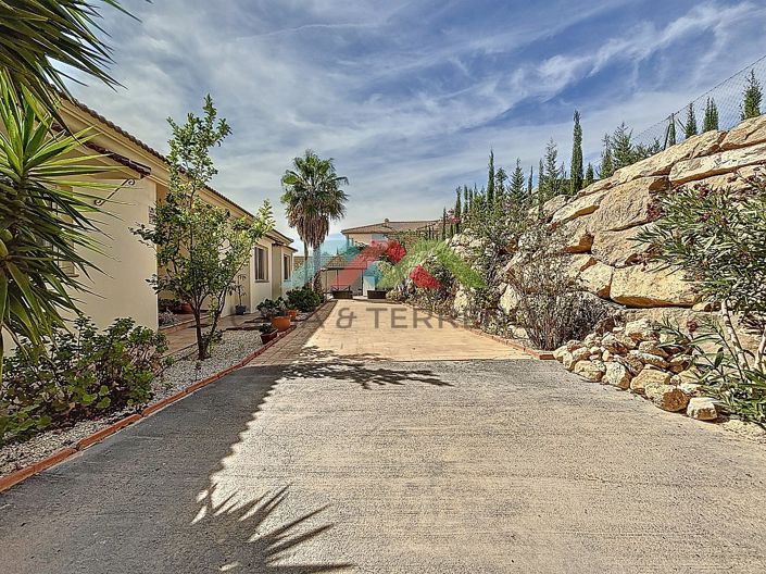 Image No.4-4 Bed Villa for sale