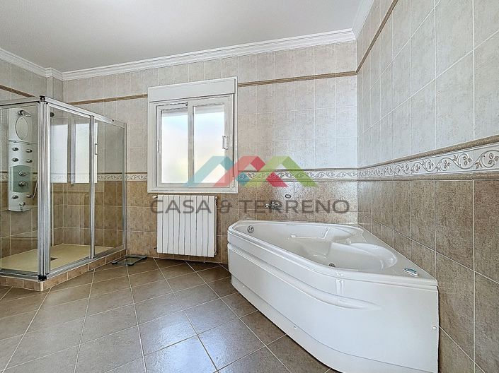 Image No.40-4 Bed Villa for sale