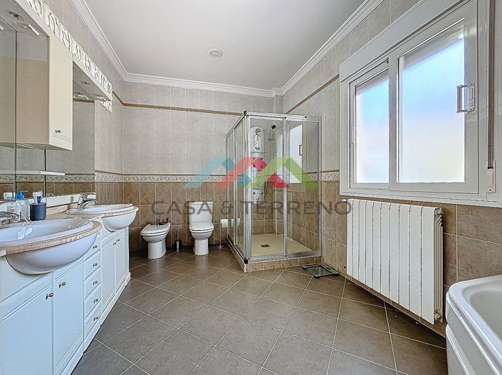 Image No.41-4 Bed Villa for sale