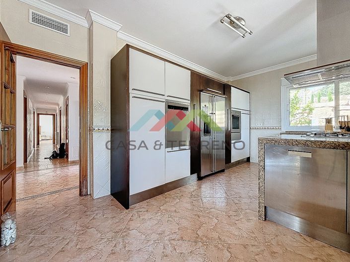 Image No.9-4 Bed Villa for sale