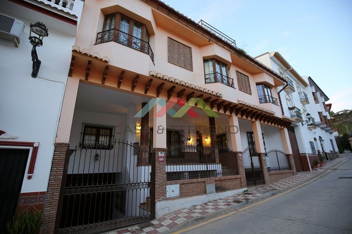Image No.2-Villa de 6 chambres à vendre à Benamargosa