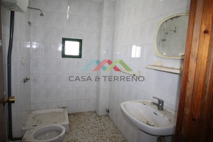 Image No.12-3 Bed Country House for sale