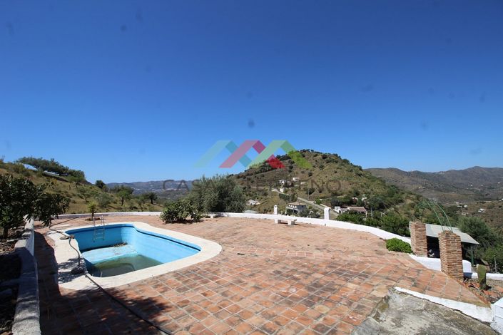 Image No.15-3 Bed Country House for sale