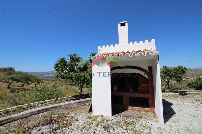 Image No.17-3 Bed Country House for sale