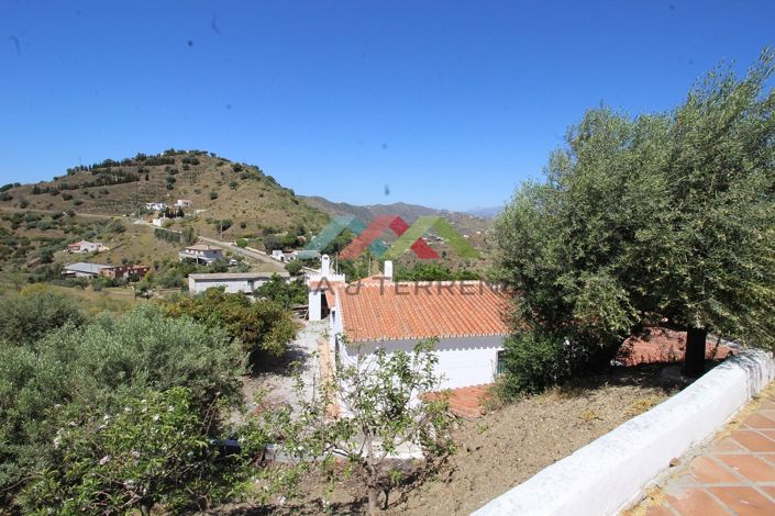 Image No.25-3 Bed Country House for sale