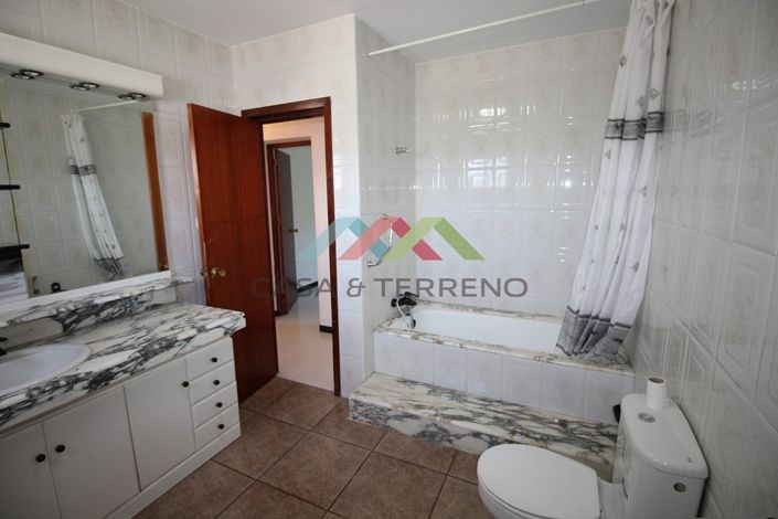 Image No.8-3 Bed Country House for sale