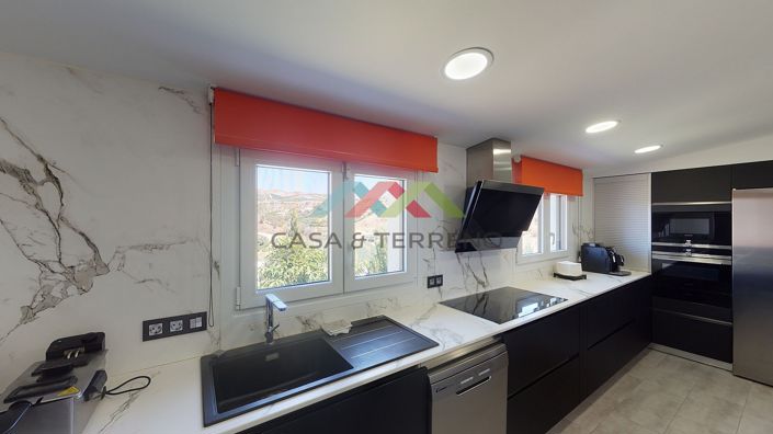 Image No.28-4 Bed Villa for sale