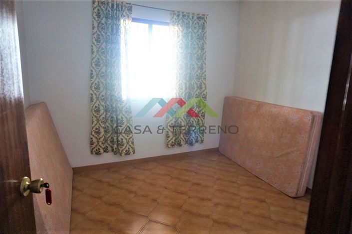Image No.11-14 Bed Townhouse for sale