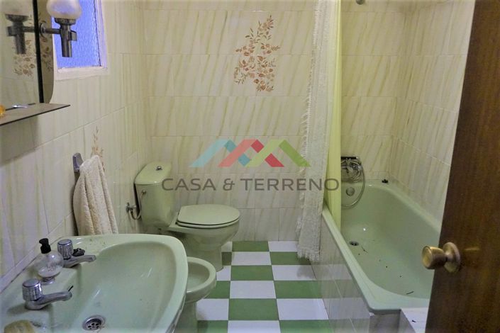 Image No.16-14 Bed Townhouse for sale