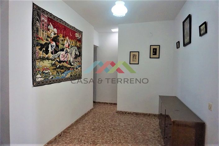 Image No.22-14 Bed Townhouse for sale