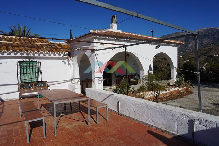 Image No.2-3 Bed Country House for sale