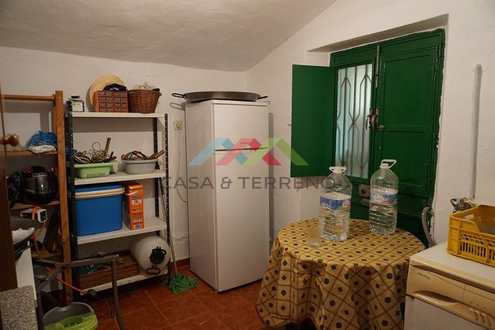 Image No.28-3 Bed Country House for sale