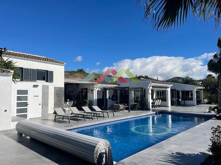 Image No.3-4 Bed Villa for sale