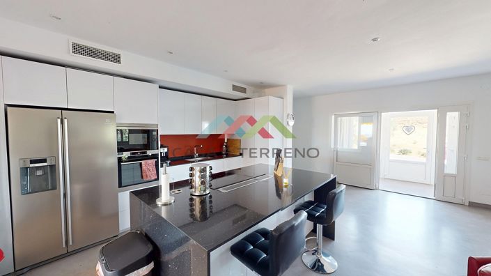 Image No.12-4 Bed Villa for sale