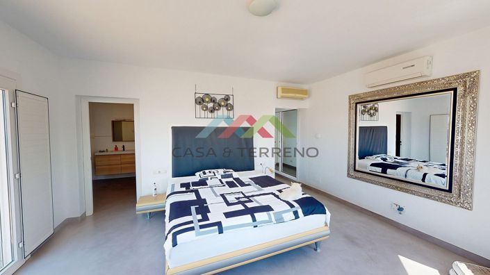 Image No.22-4 Bed Villa for sale