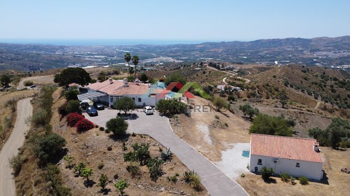 Image No.3-4 Bed Villa for sale