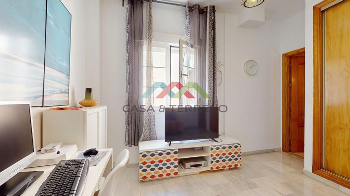 Image No.18-2 Bed Apartment for sale