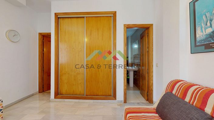 Image No.20-2 Bed Apartment for sale