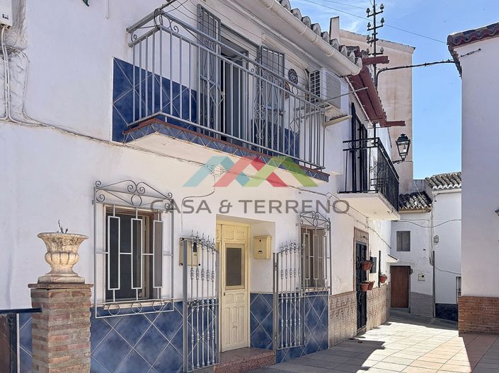 Image No.27-2 Bed Townhouse for sale