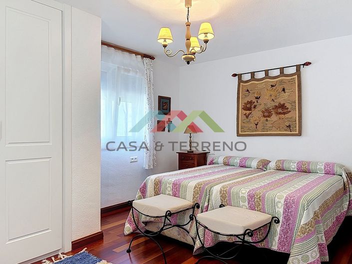 Image No.12-4 Bed Apartment for sale