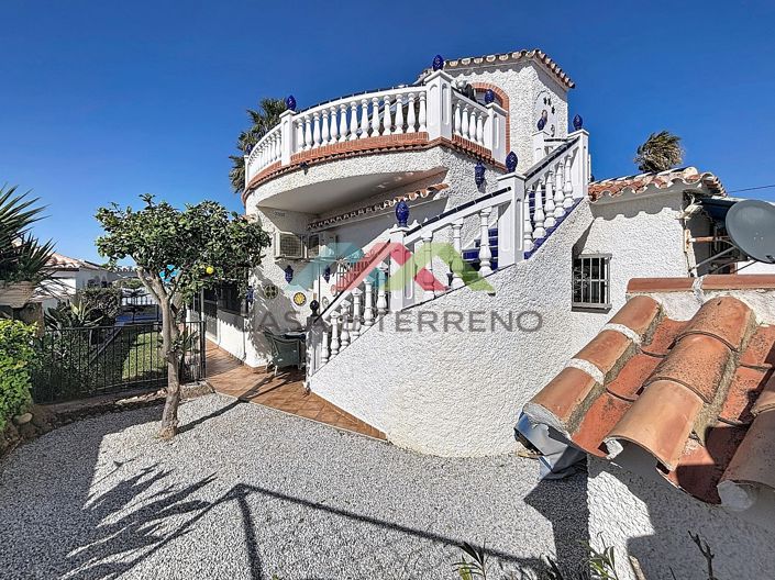 Image No.2-3 Bed Villa for sale