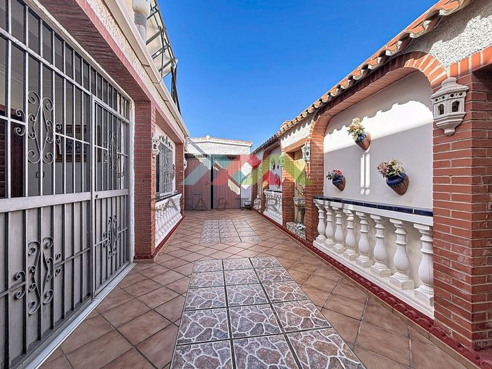 Image No.9-3 Bed Villa for sale