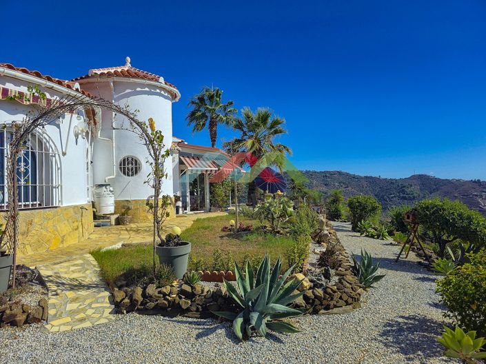Image No.7-3 Bed Villa for sale
