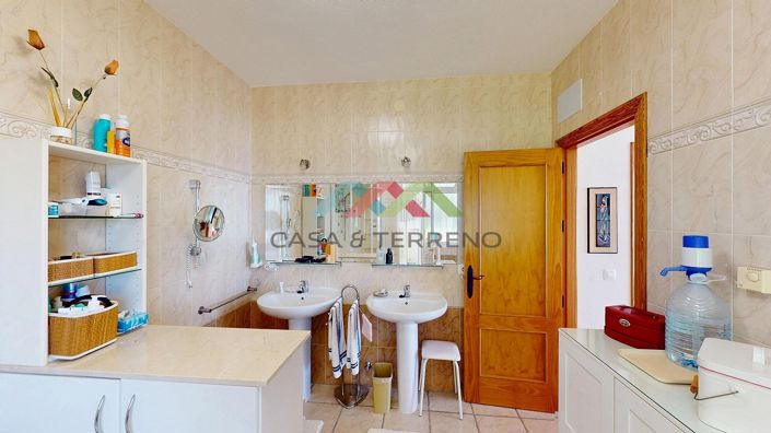 Image No.17-4 Bed Villa for sale