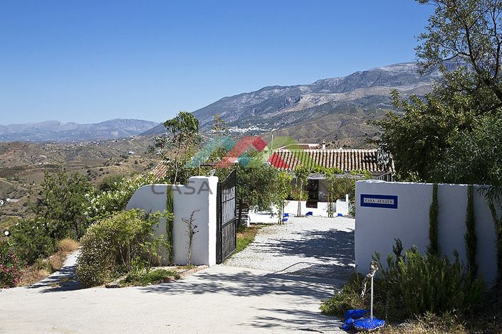 Image No.2-5 Bed Villa for sale