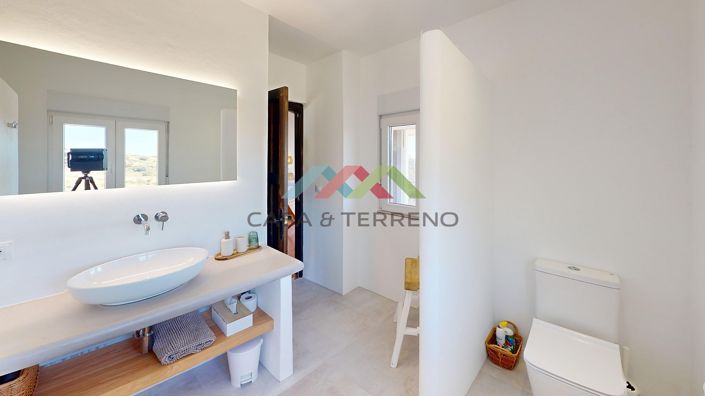 Image No.25-6 Bed Villa for sale